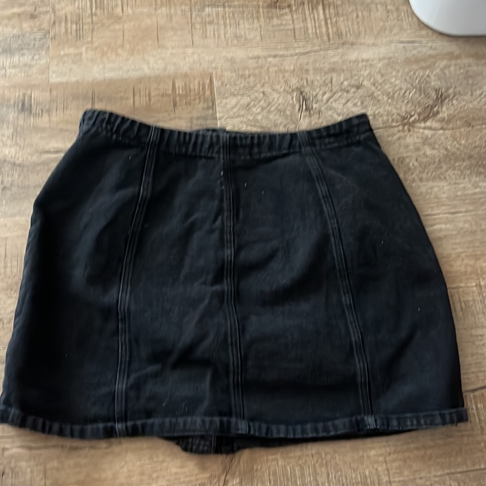 Francesca’s Black Skirt - Picture 2 of 3